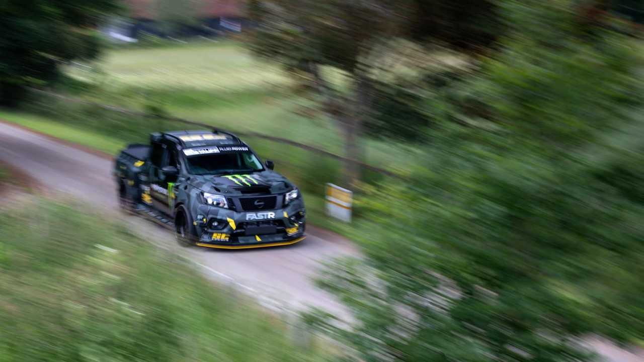 Nissan Navara con motor de GT-R