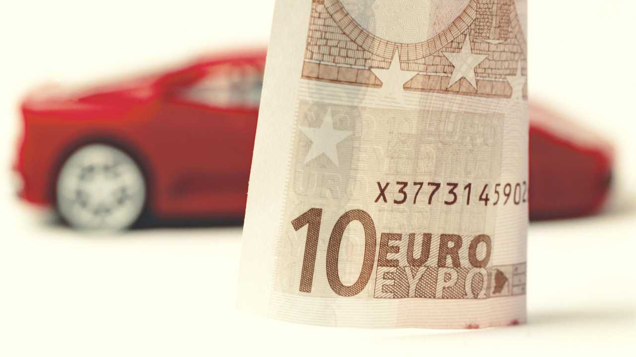Foto quanto costa l'auto nel 2021, indagine autopromotec
