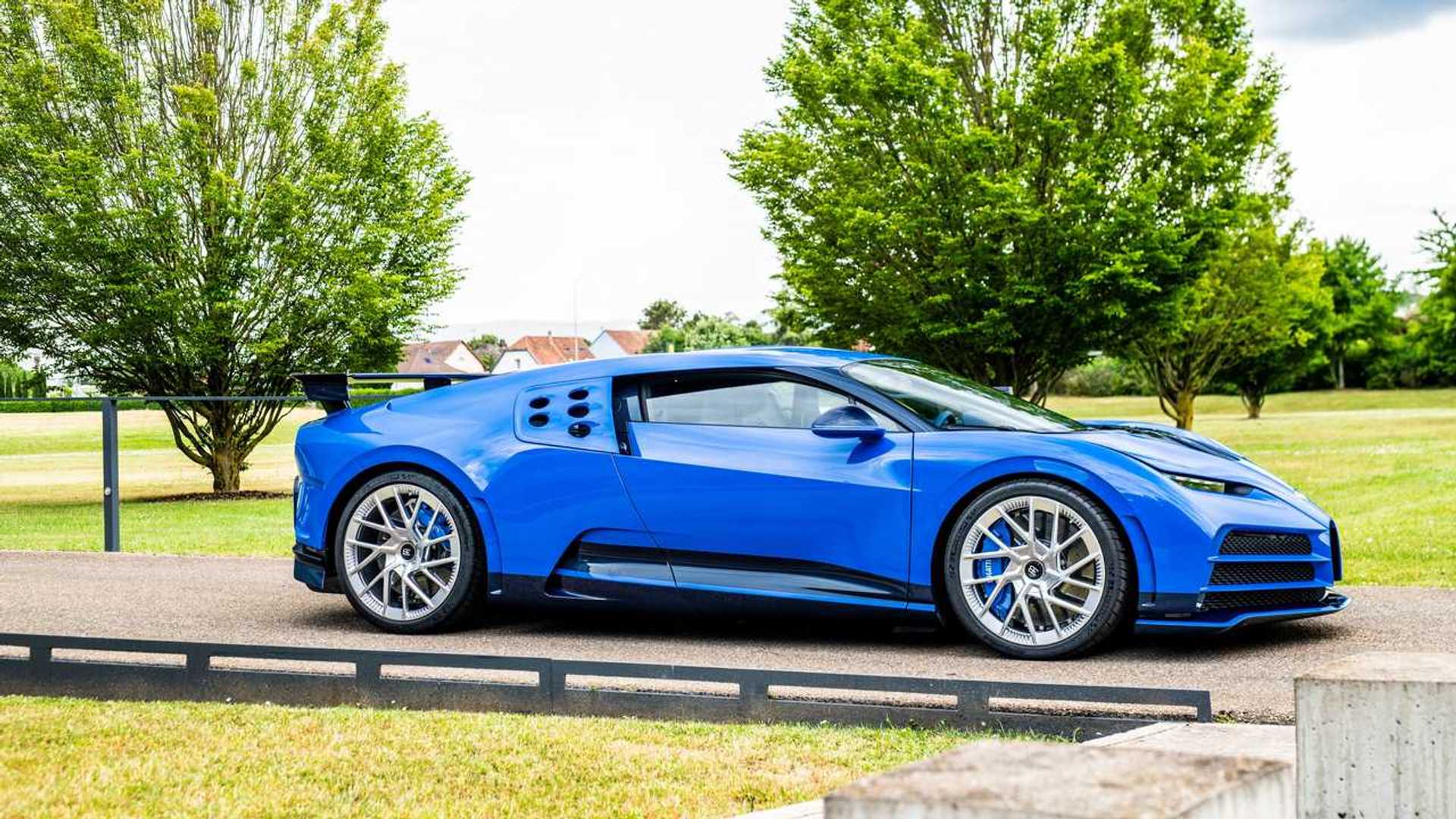 bugatti-centodieci-premier-exemplaire-livre.jpg