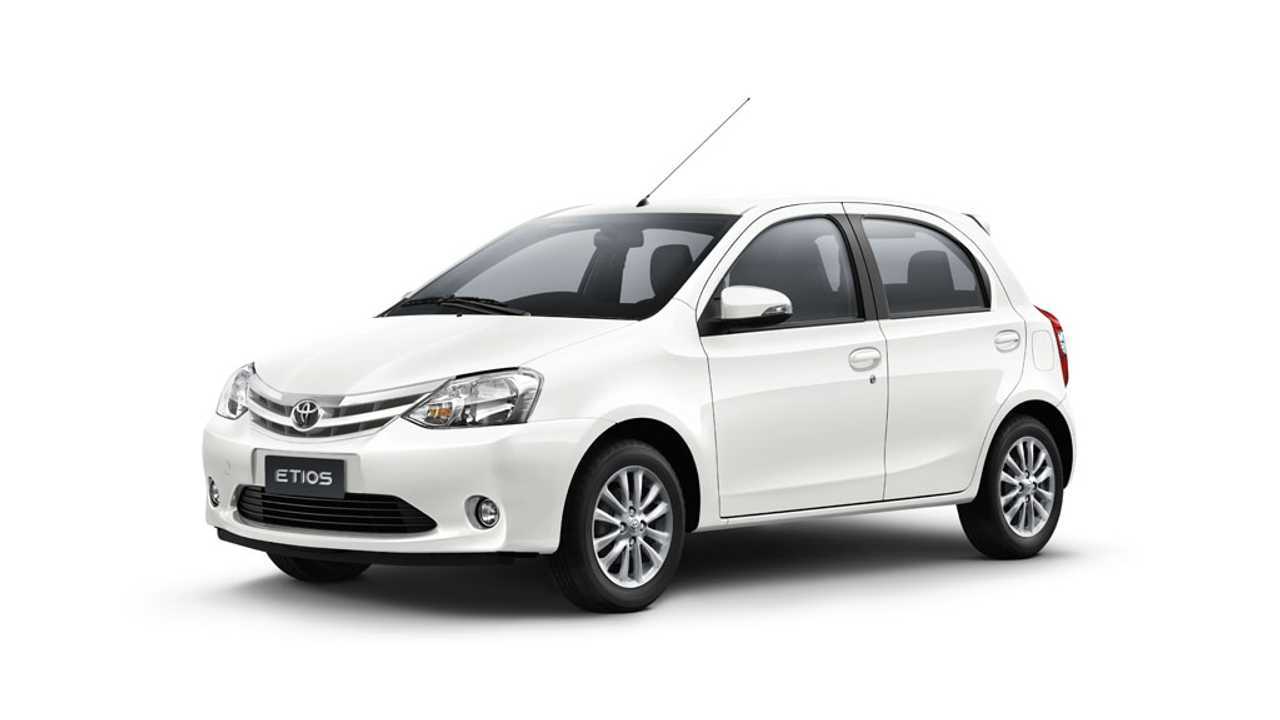 Lanzamiento Toyota Etios 2015