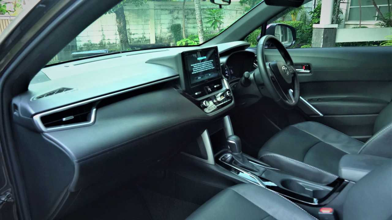 Toyota Corolla Cross Hybrid dashboard