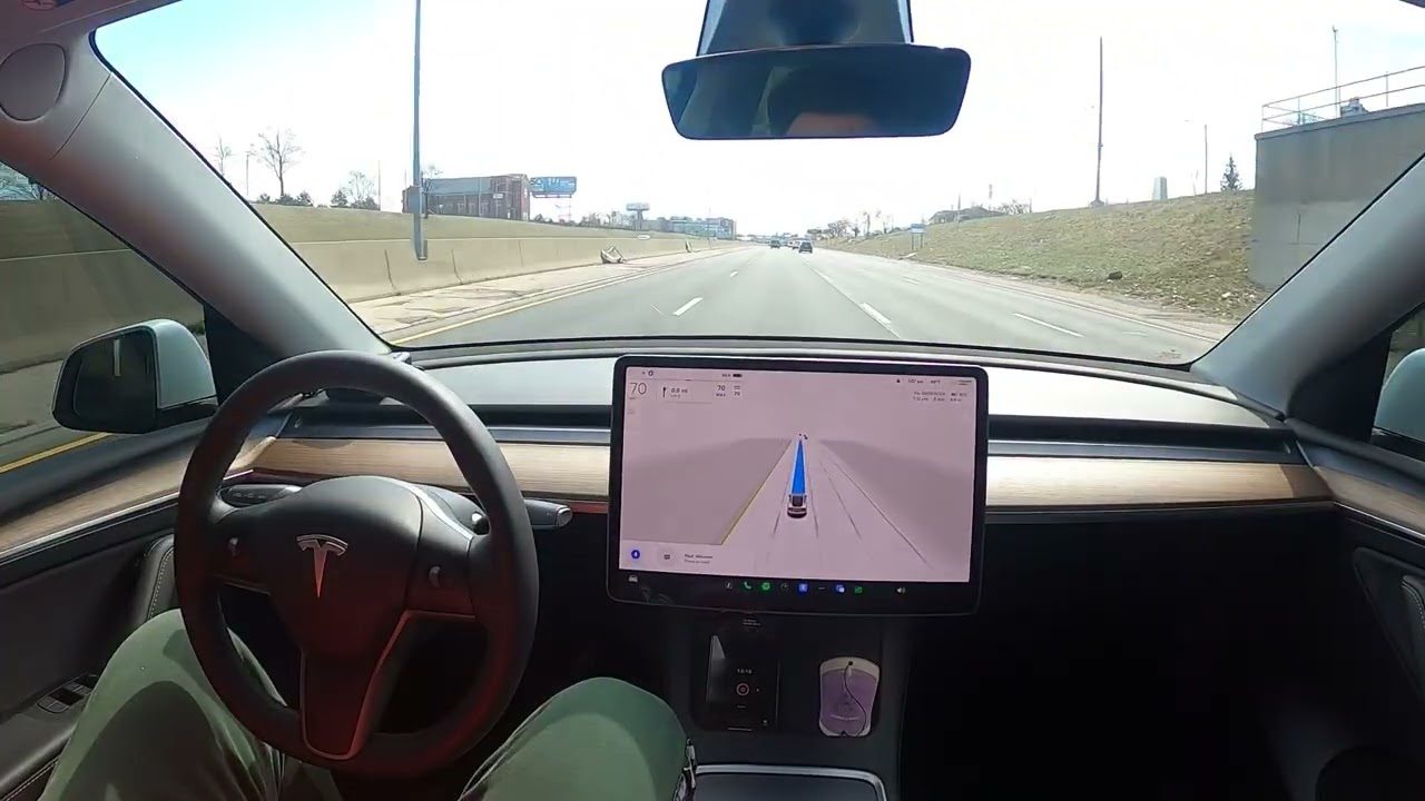 Fsd Beta 11.3.3 Waymo LMAO (Detroit MI)