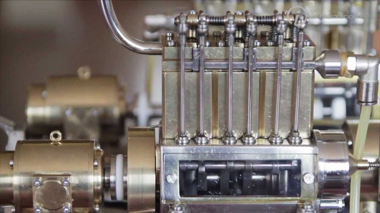 The man behind the smallest V-12 engine in the world (English subtitles)